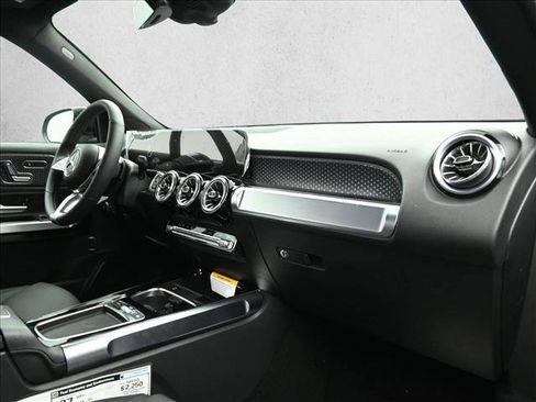 Certified 2025 Mercedes-Benz GLB 250 4MATIC image 27