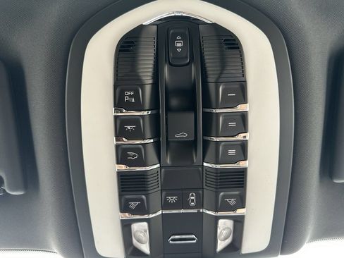 New 2026 Porsche Macan AWD/4WD image 25
