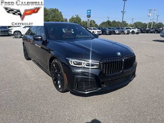Used 2021 BMW 740i xDrive w/ Luxury Rear Seating Package AWD/4WD video 1
