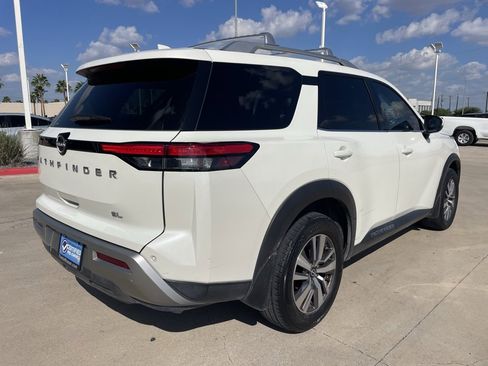 Certified 2023 Nissan Pathfinder SL image 3