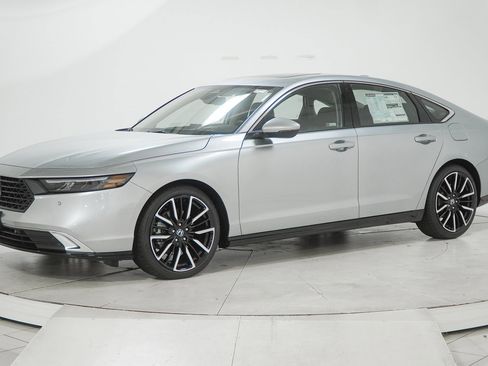 New 2025 Honda Accord Touring image 4