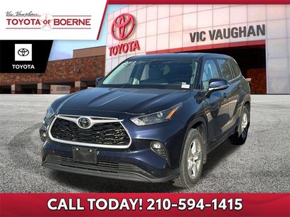 Used 2023 Toyota Highlander LE