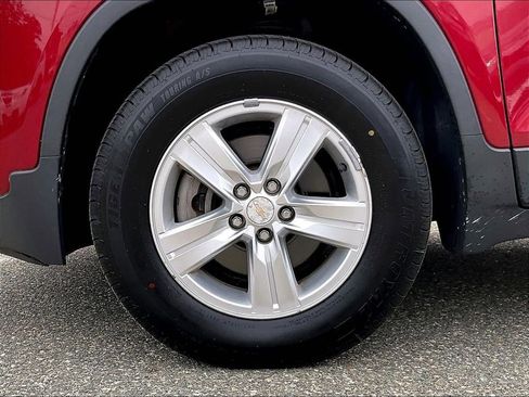 Used 2018 Chevrolet Trax LT w/ LT Convenience Package AWD/4WD image 7