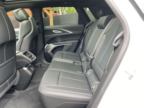 Used 2025 Cadillac Lyriq Luxury AWD/4WD image 17
