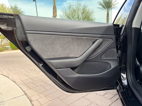 Used 2020 Tesla Model 3 Long Range image 9