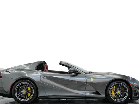 Used 2021 Ferrari 812 GTS RWD image 2