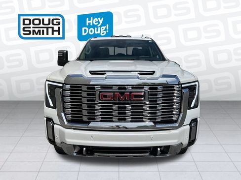 Used 2025 GMC Sierra 3500 Denali w/ Denali Reserve Package AWD/4WD image 8