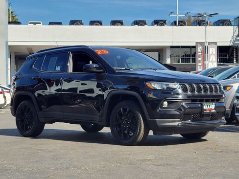 Used 2023 Jeep Compass Latitude AWD/4WD image 31