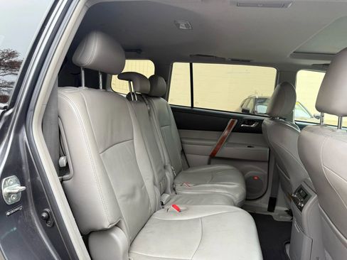 Used 2010 Toyota Highlander Limited image 17