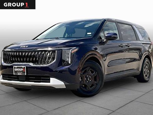 Used 2025 Kia Carnival FWD image 1
