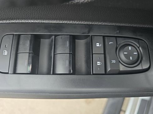 Certified 2025 Toyota Tacoma SR5 image 26