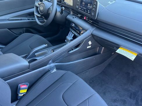 New 2025 Hyundai Elantra Sport image 12