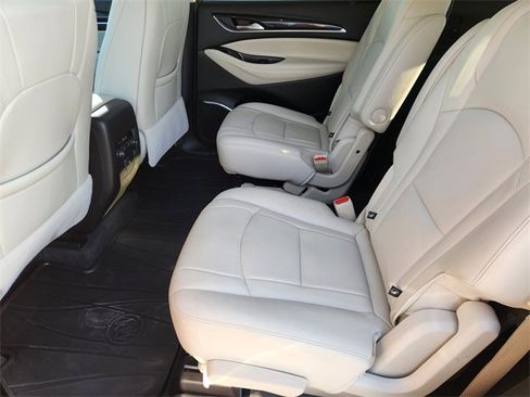 Used 2022 Buick Enclave Essence image 30