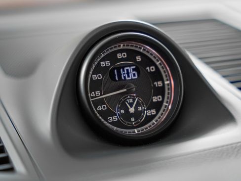 Certified 2026 Porsche Macan AWD/4WD image 26