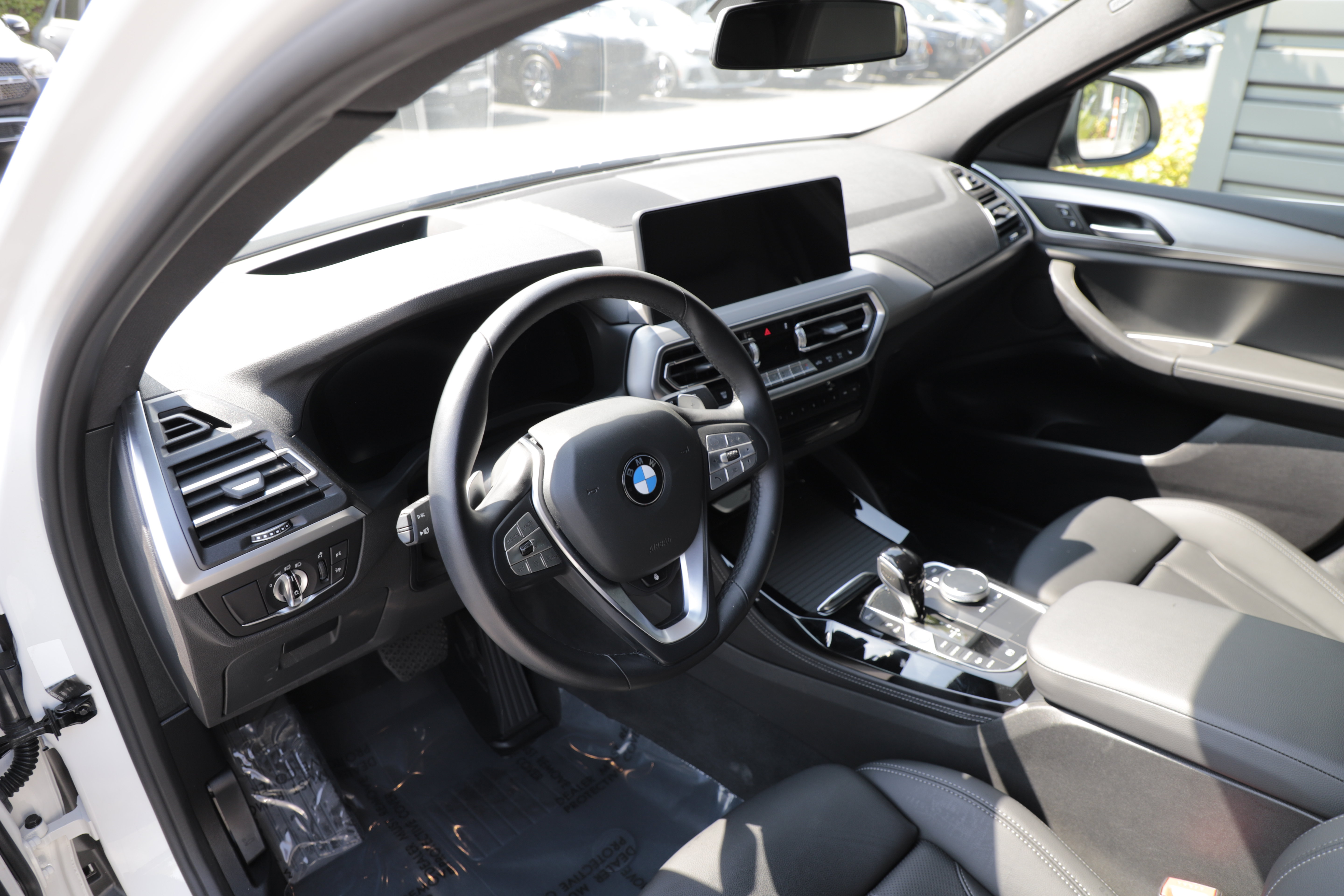 Used 2025 BMW X4 xDrive30i w/ Premium Package AWD/4WD image 17