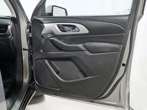 Used 2018 Chevrolet Traverse LT image 30