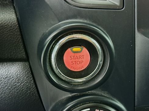 Used 2023 Nissan Titan SV w/ SV Convenience Package image 19