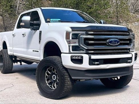 Used 2022 Ford F350 Platinum AWD/4WD image 3
