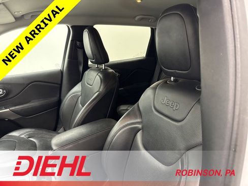 Used 2019 Jeep Cherokee Limited image 18