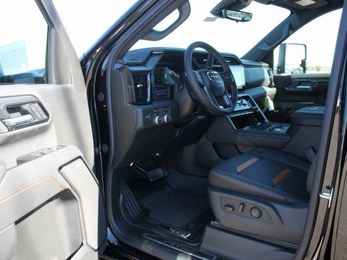 New 2026 GMC Sierra 2500 AT4 w/ AT4 Premium Plus Package image 9