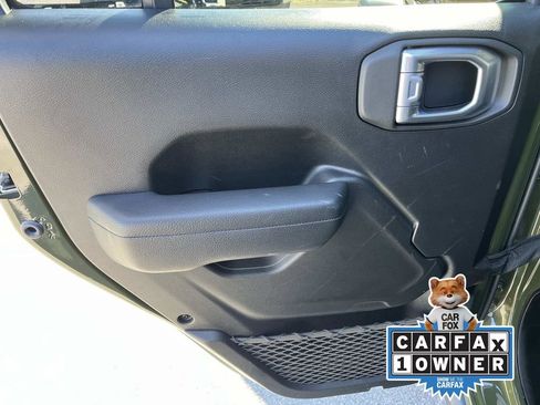 Used 2024 Jeep Wrangler Unlimited Rubicon 4xe image 15