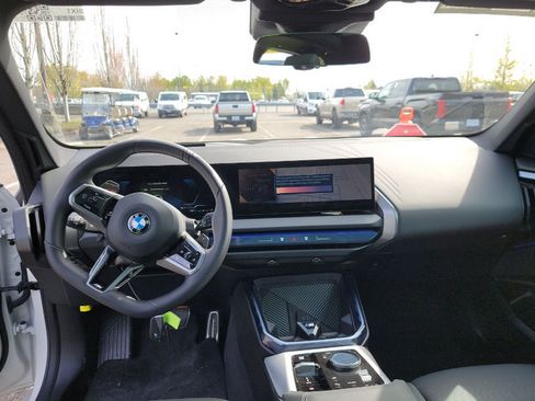 Used 2025 BMW X3 xDrive30i w/ Premium Package AWD/4WD image 8