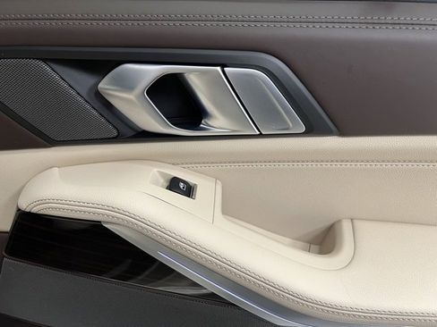 Used 2019 BMW X5 xDrive40i w/ M Sport Package image 50