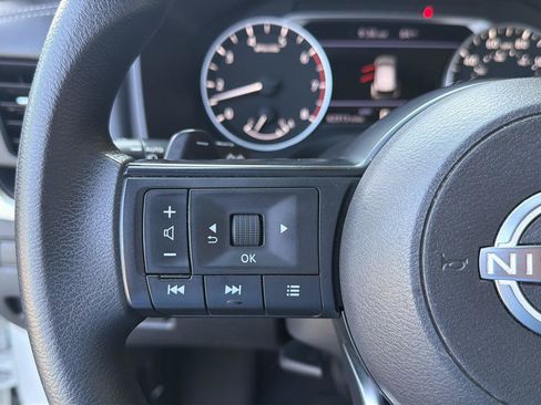 Used 2022 Nissan Rogue S AWD/4WD image 20