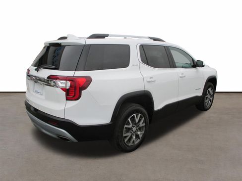 Used 2023 GMC Acadia SLE w/ Driver Convenience Package image 3