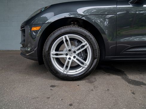 Used 2025 Porsche Macan Base image 22