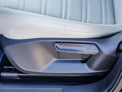 Used 2022 Volkswagen Tiguan S image 25