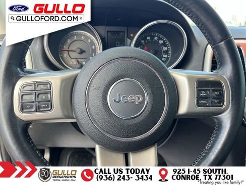 Used 2012 Jeep Grand Cherokee Laredo RWD image 23