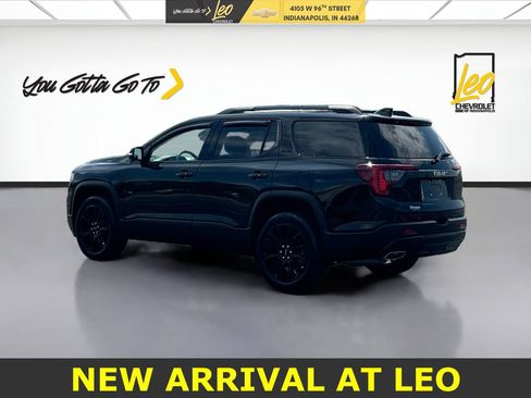 Used 2023 GMC Acadia SLE w/ Driver Convenience Package image 5
