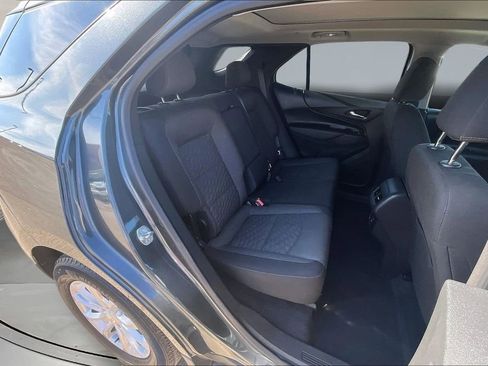 Used 2021 Chevrolet Equinox LT image 23