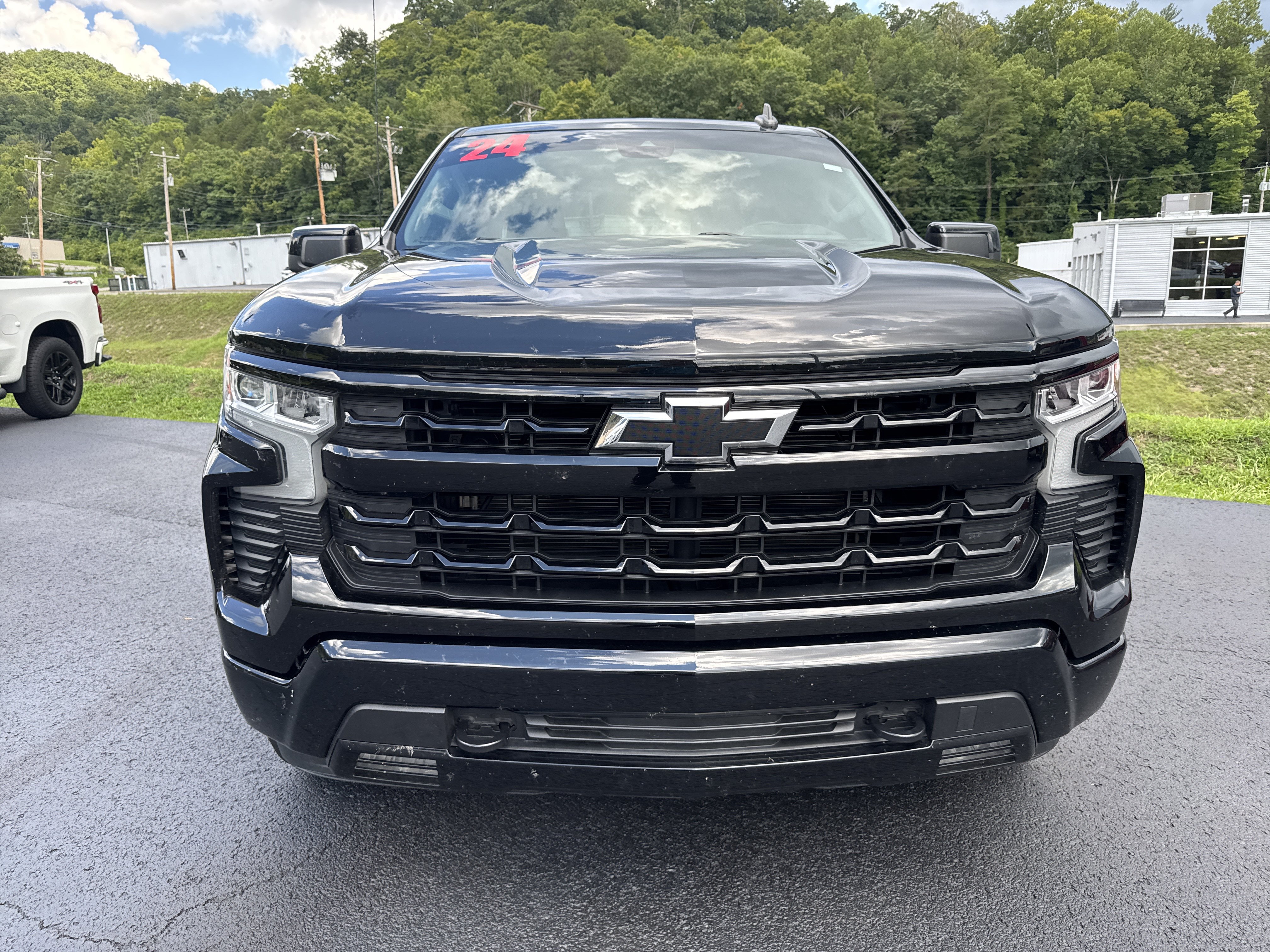 Used 2024 Chevrolet Silverado 1500 RST AWD/4WD image 2