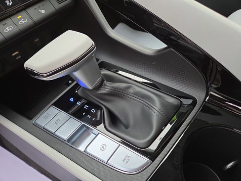 New 2026 Hyundai Elantra Limited image 23