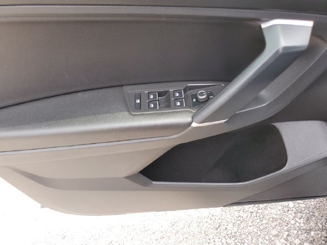 Used 2020 Volkswagen Tiguan SE w/ Panoramic Sunroof Package FWD image 21