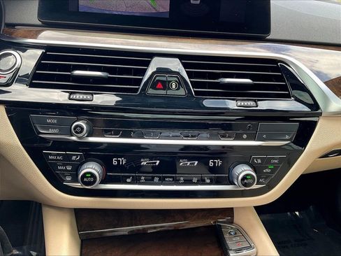 Used 2020 BMW 530i xDrive w/ Convenience Package AWD/4WD image 15