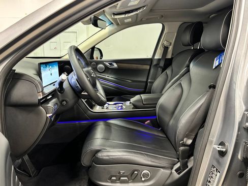 Used 2025 Genesis GV80 3.5T Advanced AWD/4WD image 17
