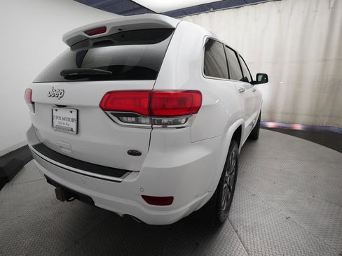 Used 2018 Jeep Grand Cherokee Overland AWD/4WD image 13