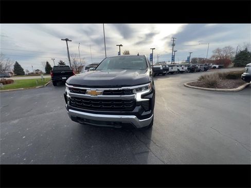 Used 2022 Chevrolet Silverado 1500 LT image 3