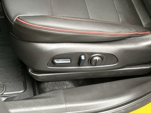 Certified 2025 Chevrolet TrailBlazer RS w/ Convenience Package image 10