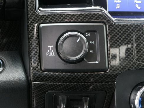 Used 2022 Ford F250 Lariat w/ Lariat Ultimate Package AWD/4WD image 30