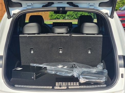 New 2025 Genesis GV70 3.5T Sport w/ Sport Advanced Package image 15