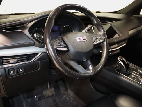 Used 2023 Cadillac XT4 Premium Luxury AWD/4WD image 39