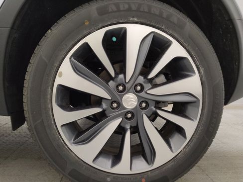 Used 2021 Buick Encore Preferred w/ Safety Package II image 31