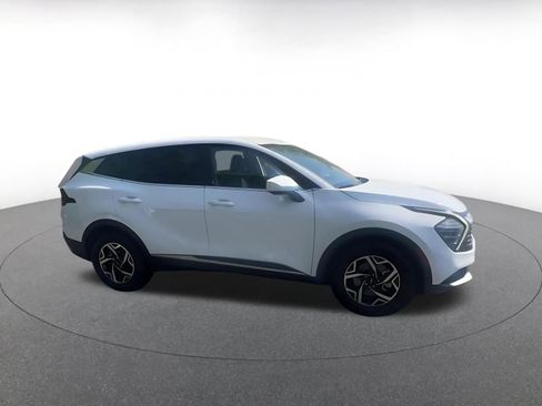 Used 2025 Kia Sportage LX FWD image 2