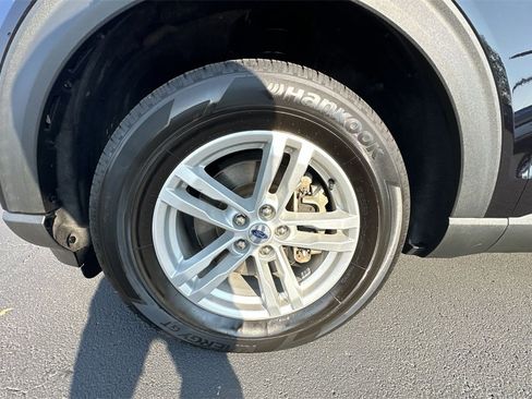 Used 2022 Ford Explorer XLT image 10