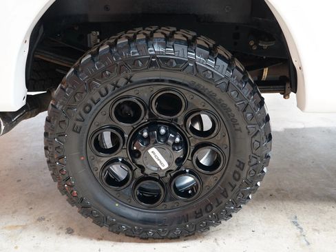 Used 2020 Ford F350 Platinum w/ FX4 Off-Road Package AWD/4WD image 58