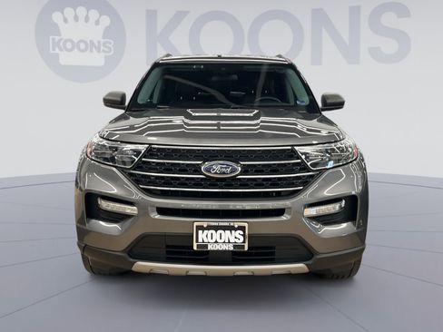Used 2022 Ford Explorer XLT w/ Equipment Group 202A AWD/4WD image 8